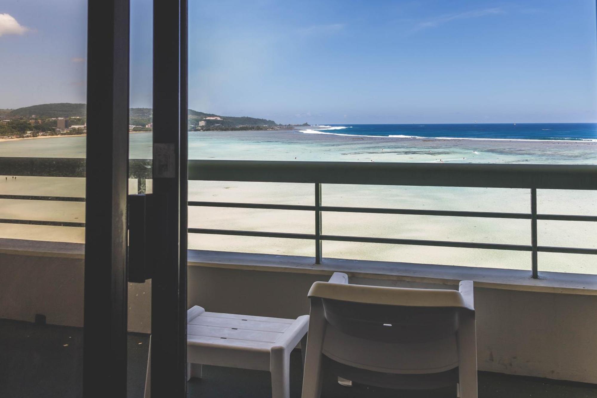 Alupang Beach Tower Tamuning Exterior foto
